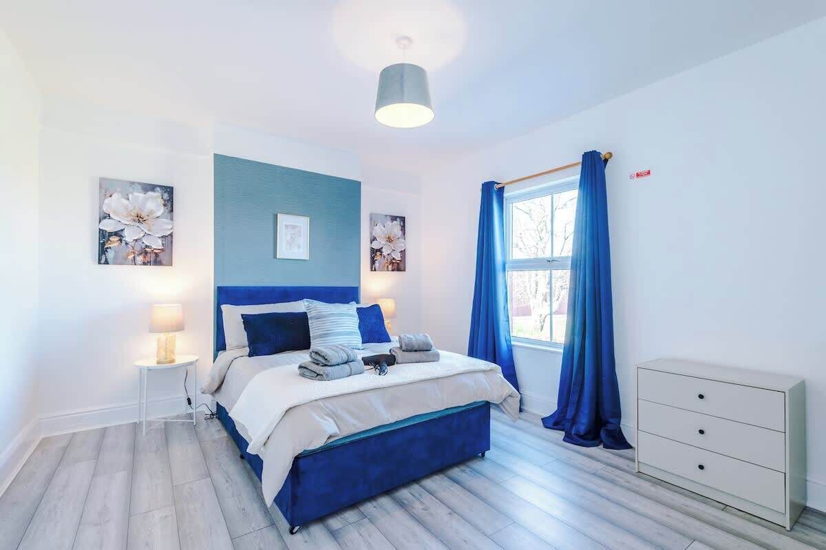 3 bedrooms, iron/ironing board, travel crib, WiFi