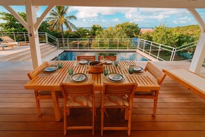 Outdoor dining - Villa Ravenala - Luxury Retreat with Breathtaking Caribbean Panoramic Views (Saint-Martin)