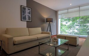 TV - w* | Graceful 1BR with Balcony in Miraflores (Miraflores)