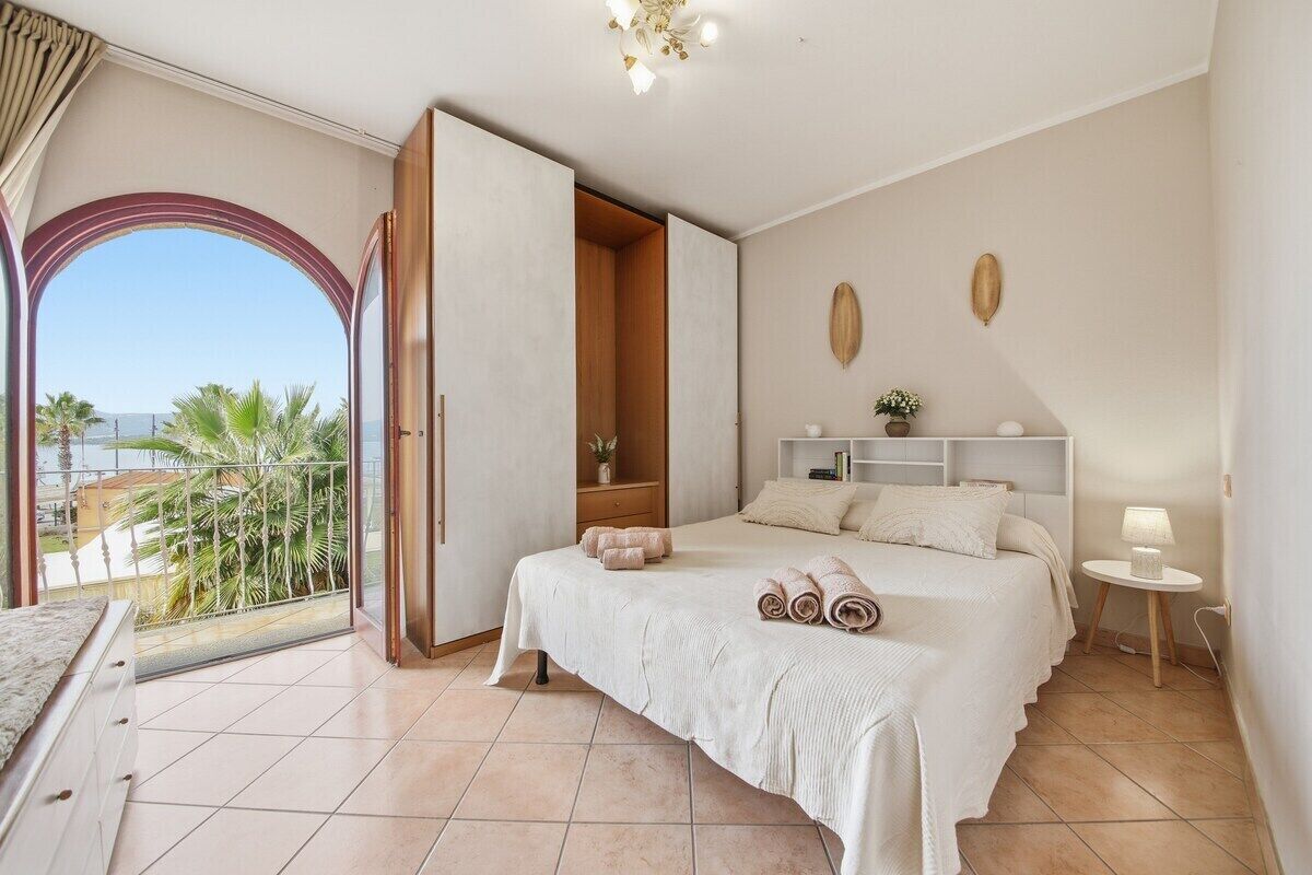 Fer et planche à repasser, draps fournis