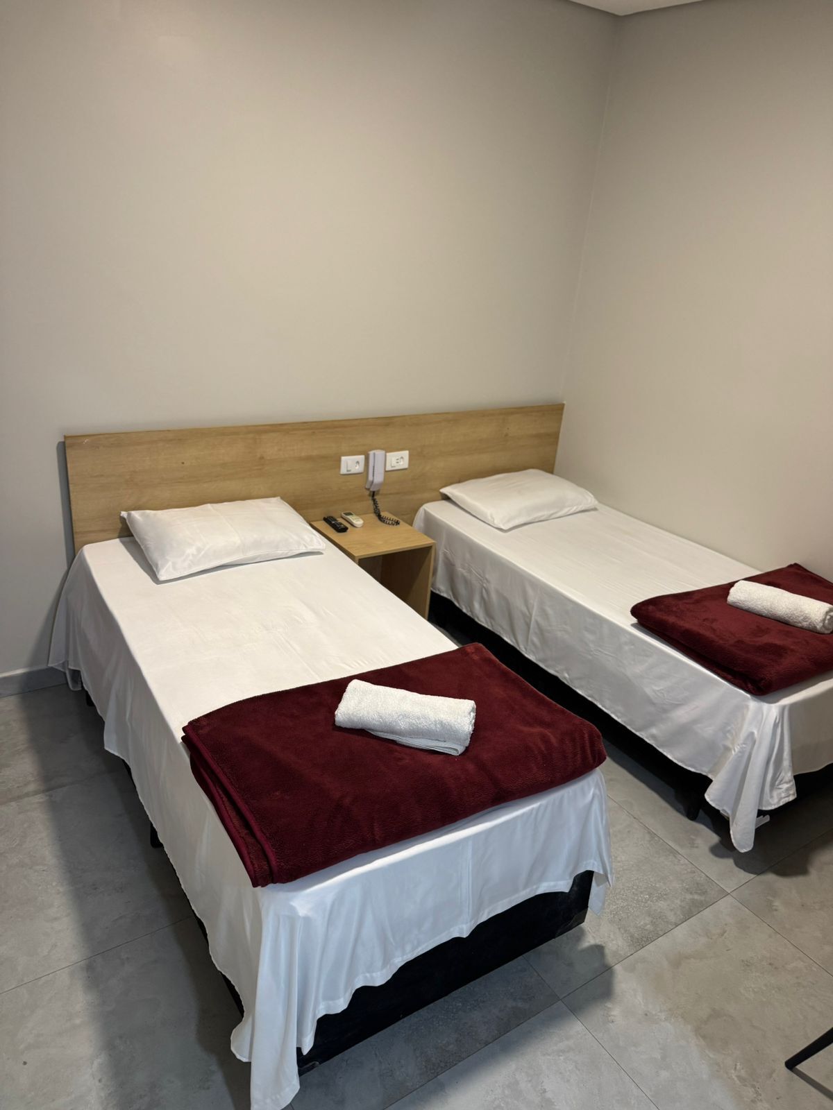 Kamar Twin | Meja kerja, ruang kerja ramah laptop, dan Wi-Fi gratis