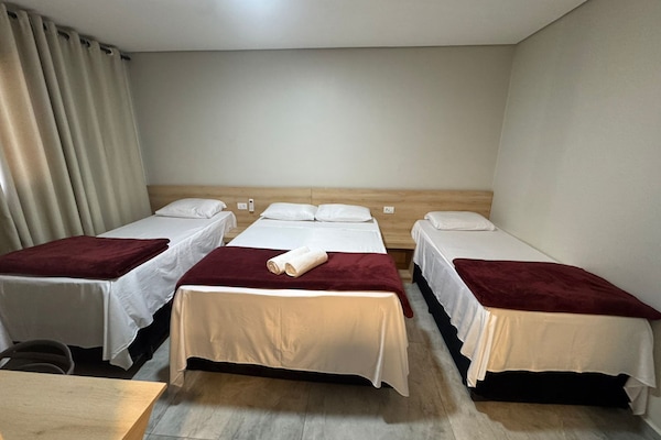 Triple Room | Desk, laptop workspace, free WiFi