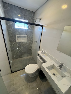 Desk, laptop workspace, free WiFi - Hotel novo México (Guarulhos)