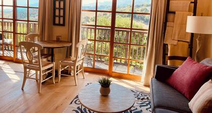 Ocean, Sunset, Mountain Views, Private Deck: Villa Floresco: Tuscan-like Getaway