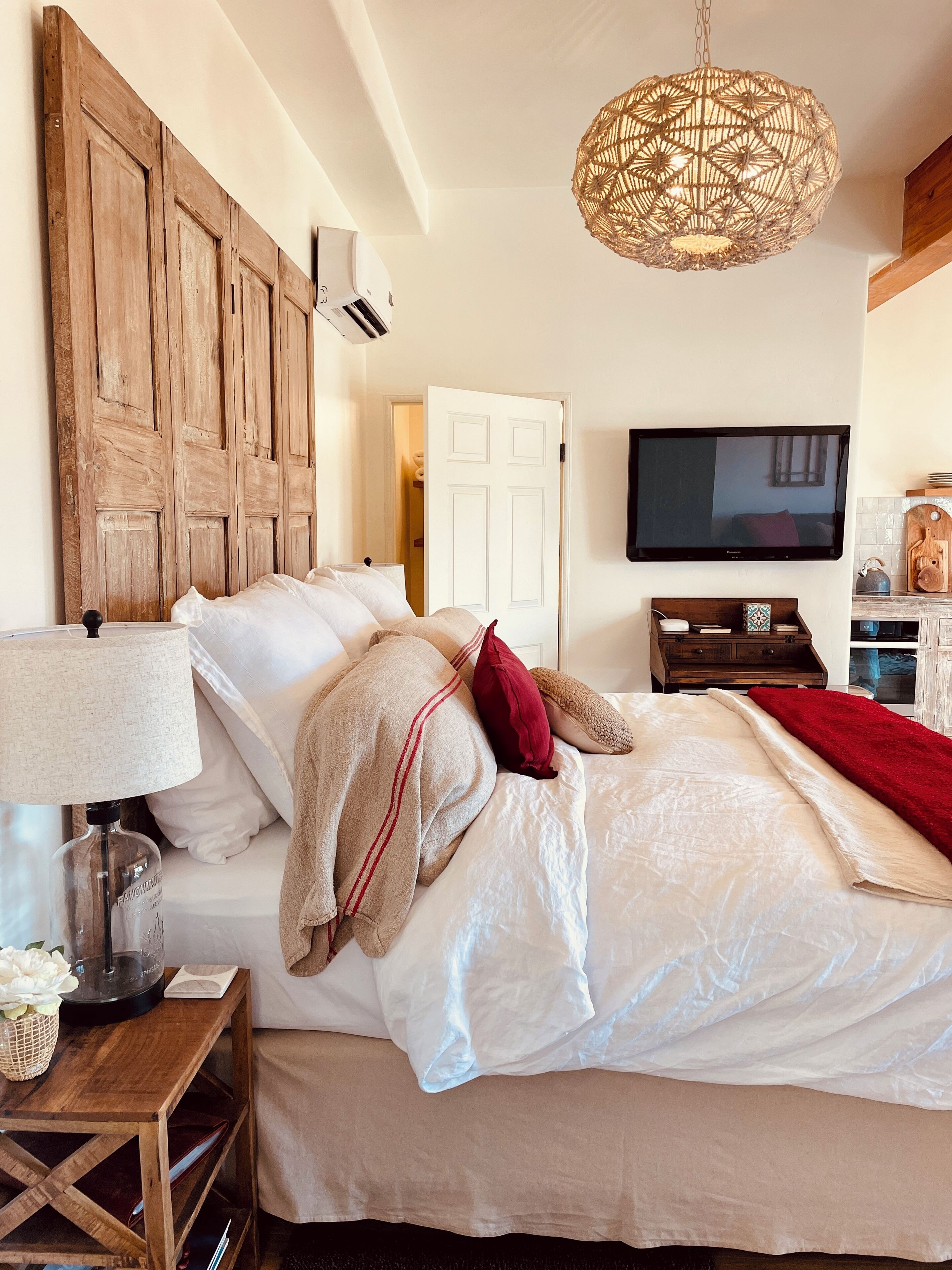 Skrivbord, strykjärn/strykbräda, resesäng och gratis wi-fi