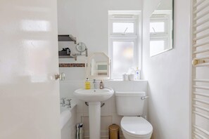 Douche, sèche-cheveux