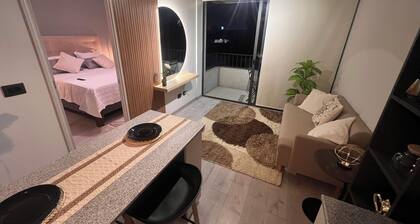 Bright, fully equipped apartment, ideal for couples.