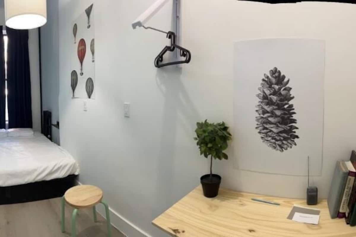 Habitación doble, para no fumadores | Espacio para trabajar con laptop y wifi gratis