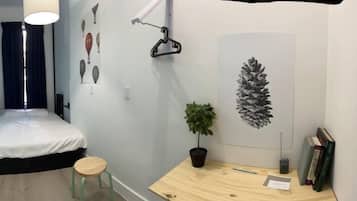 Chambre Double, non-fumeurs | Espace de travail pour ordinateur portable, Wi-Fi gratuit