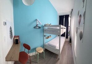 Zweibettzimmer, Nichtraucher | Laptopgeeigneter Arbeitsplatz, schallisolierte Zimmer, kostenloses WLAN