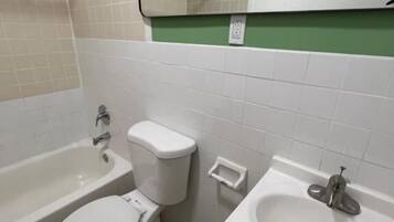 Economy Single Room, Non Smoking | Bathroom