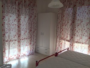 WiFi, bed sheets - APARTMENT IN THE SUN OF JESOLO (Lido di Jesolo)