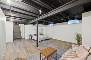 3 dormitorios, tabla de planchar con plancha, wifi gratis y ropa de cama