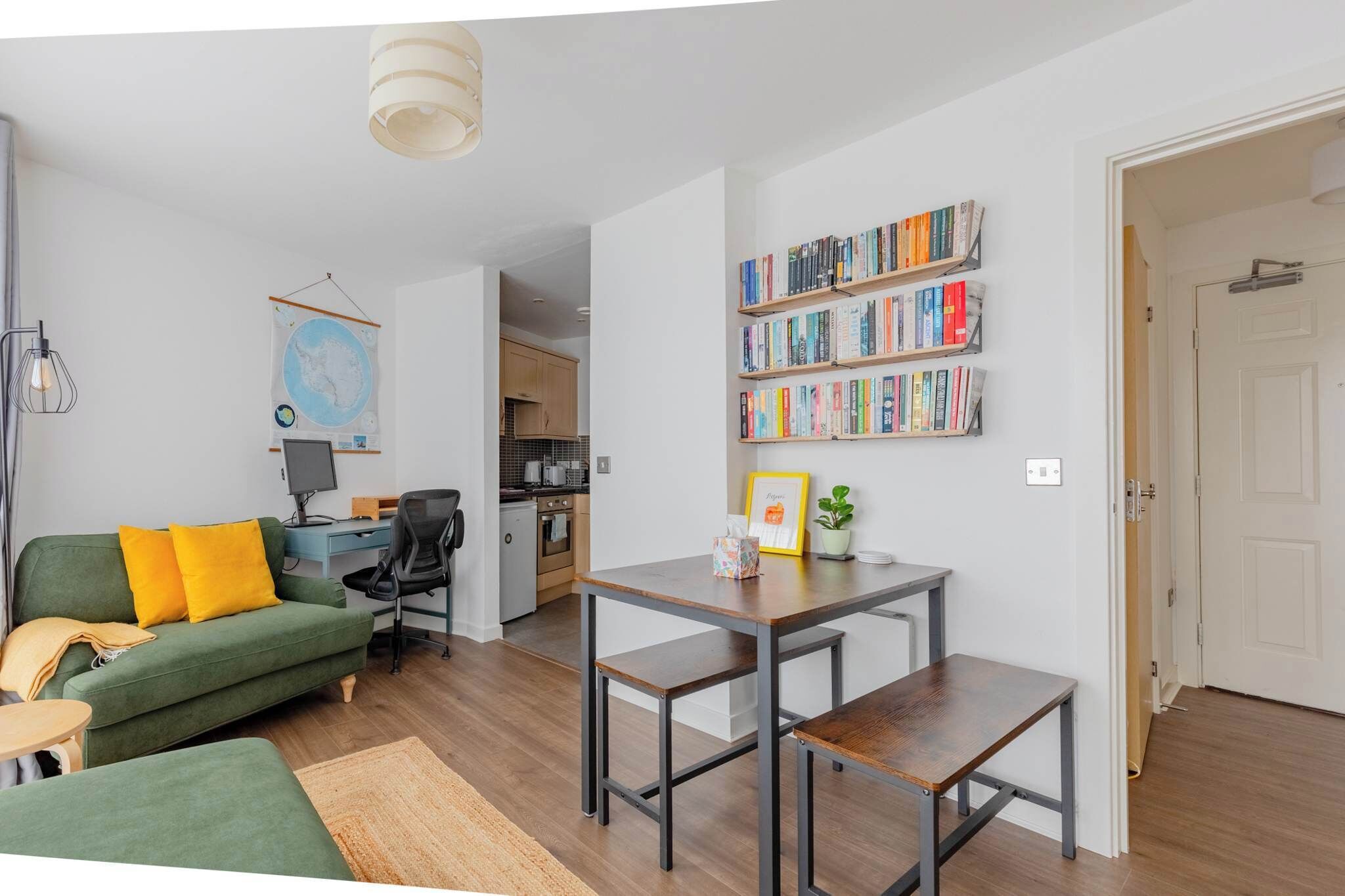 Fernseher, Stereoanlage, Arbeitsbereiche