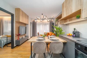 Kühlschrank, Ofen, Herdplatte, Geschirrspüler