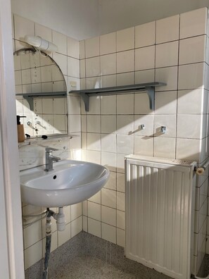 Douche, serviettes fournies