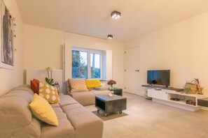 TV - Countryside holiday home 'Anais' (Riemst)