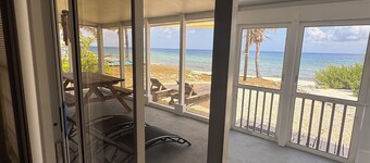 Sunset Cottage - Beautiful 2-bedroom beachfront cottage in charming Cayman Brac