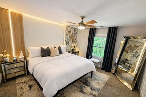 2 bedrooms, iron/ironing board, WiFi - 9 Beds- Pool Table- Fireplace-Patio (Clarksville)