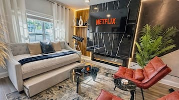TV, fireplace