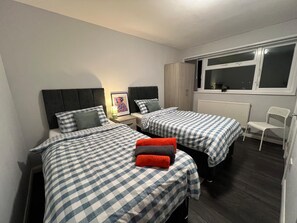 Bügeleisen/Bügelbrett, WLAN, Bettwäsche