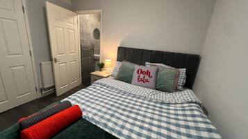 Bügeleisen/Bügelbrett, WLAN, Bettwäsche