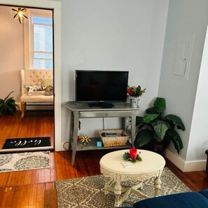 TV, fireplace - 1 Bedroom | Cozy Lounge | Spacious (Catskill)