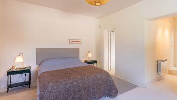 Bügeleisen/Bügelbrett, WLAN, Bettwäsche