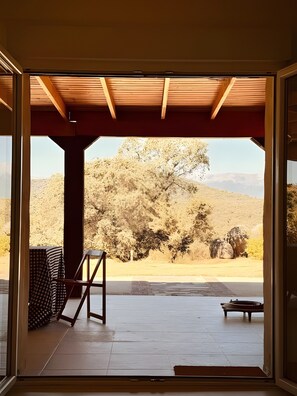 Interior - Casa En El Valle Del Tiétar: Mountain Views, Private Pool & Wi-Fi (Fresnedilla)