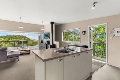 Treetop Break - Waipu Cove Holiday Home