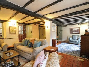 Living area - Clare's Cottage (Bedford)