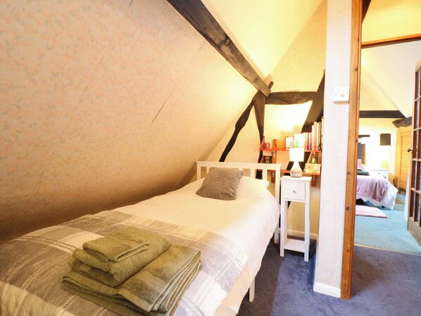 3 Schlafzimmer, individuell dekoriert, individuell eingerichtet