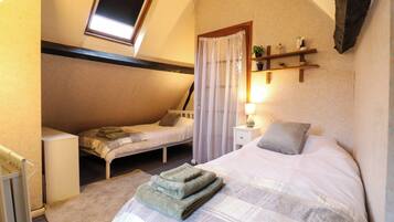 3 bedrooms, individually decorated, individually furnished, free WiFi