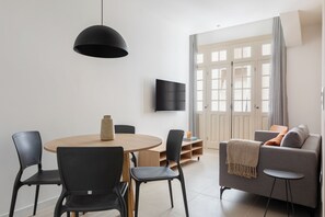 Télévision à écran plat