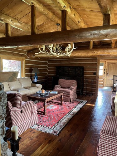 Charming Riverside Ranch Retreat with Horse Pasture Views