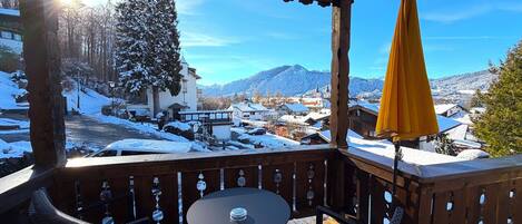 تناول الطعام بالخارج