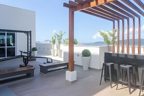 Terrace/patio - SHB - Brisa Marinha: Your refuge with ocean views. (Santos)