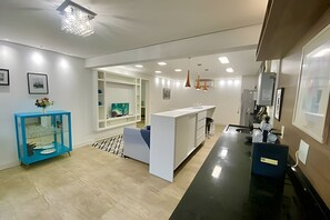 Interior - SHB - Brisa Marinha: Your refuge with ocean views. (Santos)