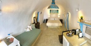 5 bedrooms, in-room safe, iron/ironing board, travel cot