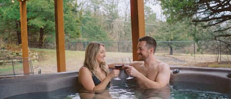 Tina de hidromasaje al aire libre