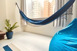 Interior - SHB - Feet in the sand in Pitangueira, Guaruja (Guarujá)