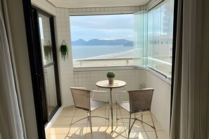 Dining - SHB - Sea Glow: Balcony with Ocean View (Santos)