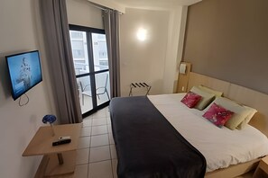 2 多间卧室、上网接入、床单