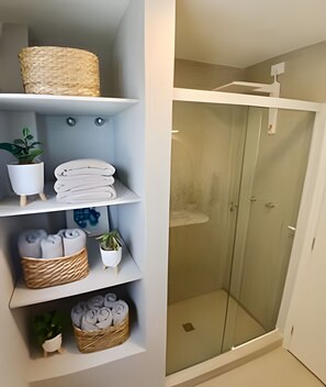 Bathroom - SHB - High Standard with Breathtaking Views (Guarujá)