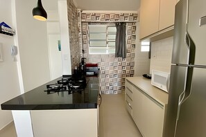 Kühlschrank, Mikrowelle, Ofen, Toaster