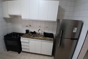 Microwave, oven, coffee/tea maker, toaster - SHB - Guarujá Private Pool Leisure Area Enseada (Guarujá)