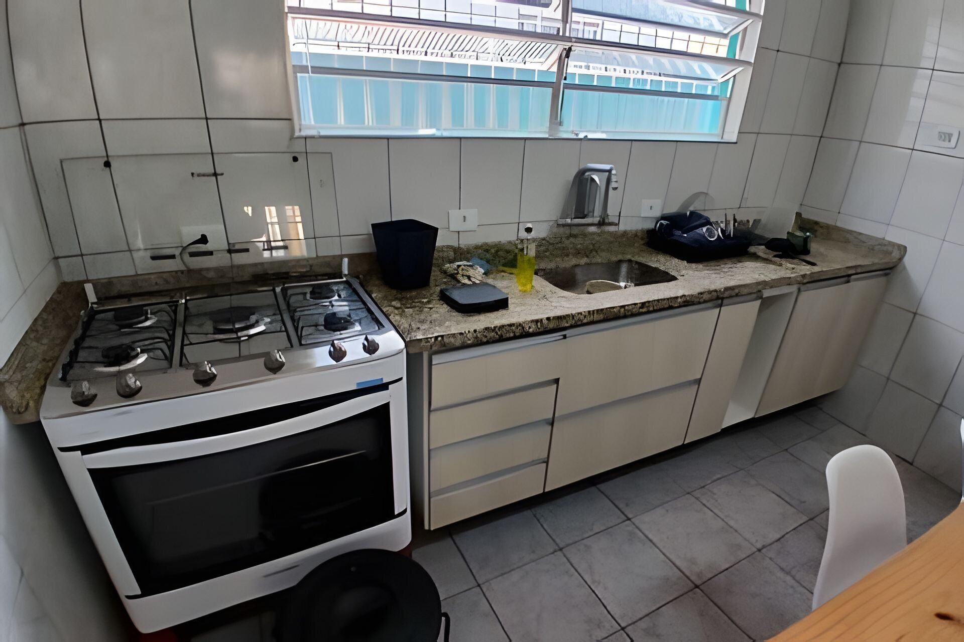 冰箱、微波炉、烤箱、厨具/餐具