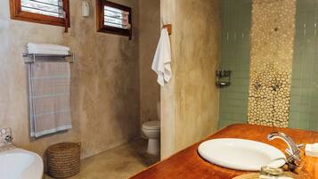 Luxury Villa, 3 Bedrooms, Sea View | Bathroom | Hair dryer, towels, soap, shampoo