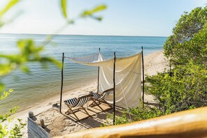 Private beach, white sand, sun loungers, beach umbrellas - Rio Azul Mozambique  (Bartolomeu Dias Point)