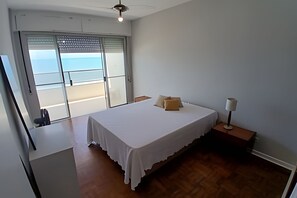 Room - SHB - Oceanfront on Pitangueiras Beach (Guarujá)